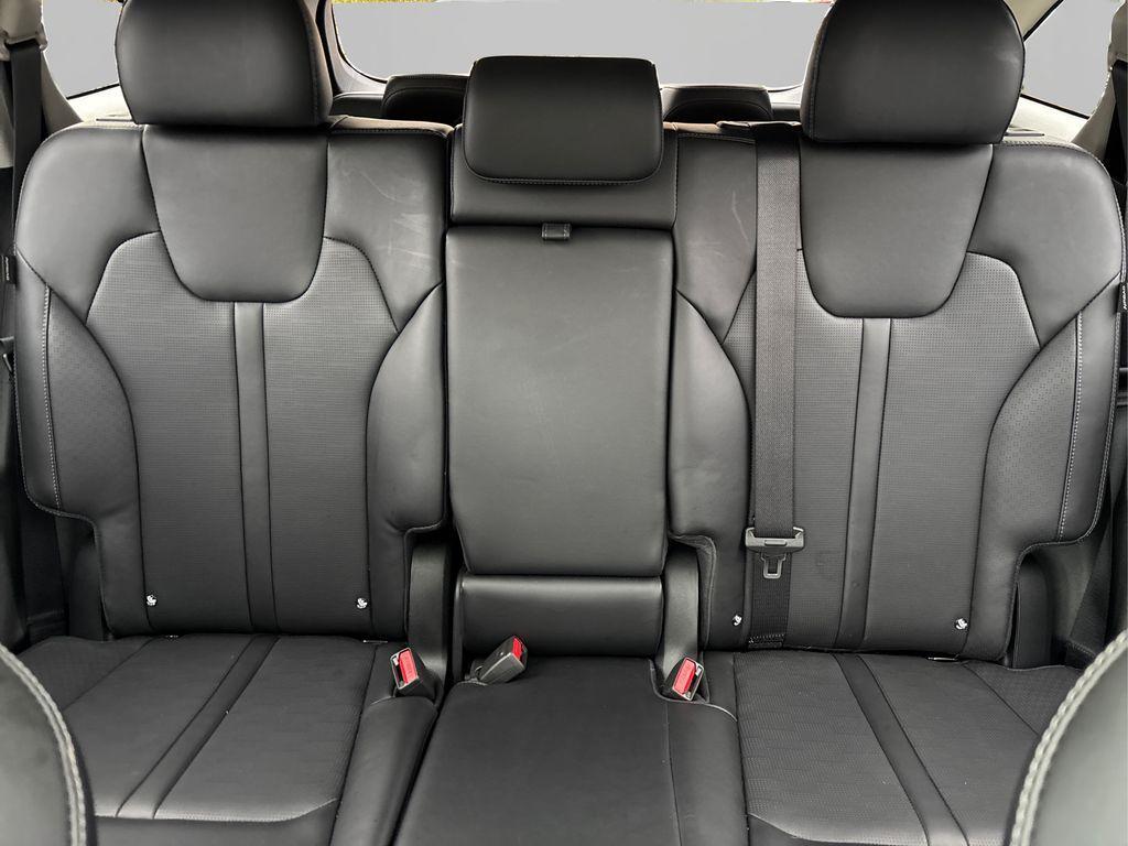 used 2025 Kia Sorento car, priced at $33,891