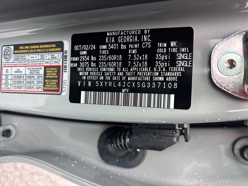 used 2025 Kia Sorento car, priced at $33,891