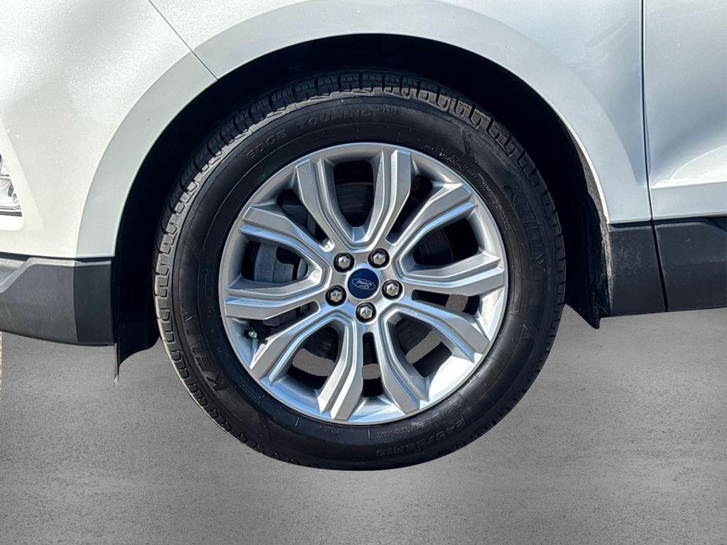 used 2022 Ford Edge car, priced at $29,218