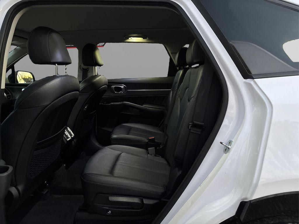 used 2022 Kia Sorento car, priced at $31,999