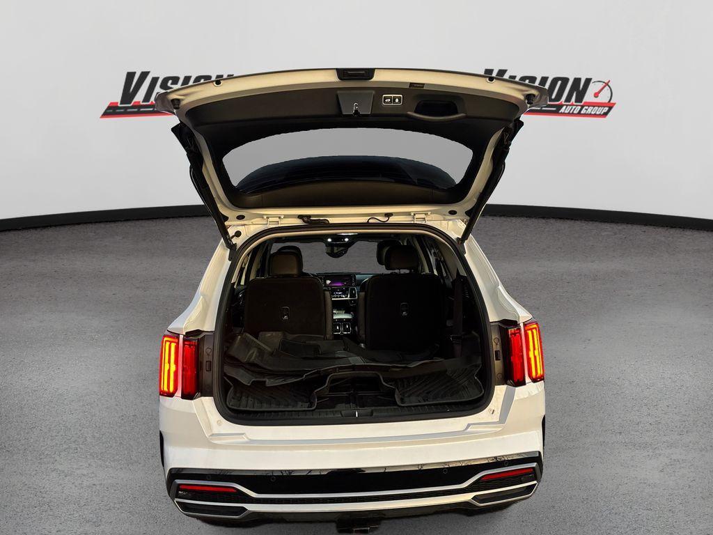 used 2022 Kia Sorento car, priced at $31,999