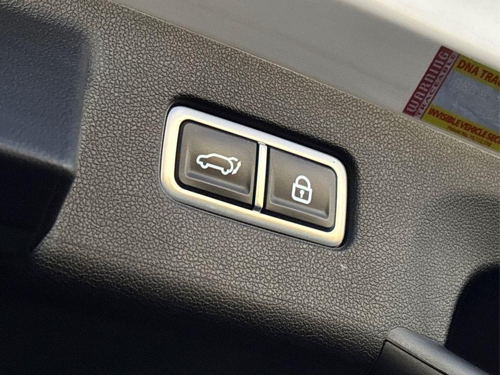 used 2022 Kia Sorento car, priced at $31,999