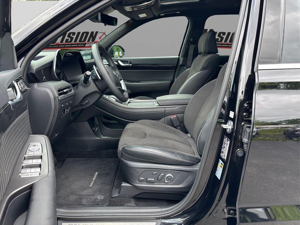 used 2025 Hyundai Palisade car, priced at $49,755