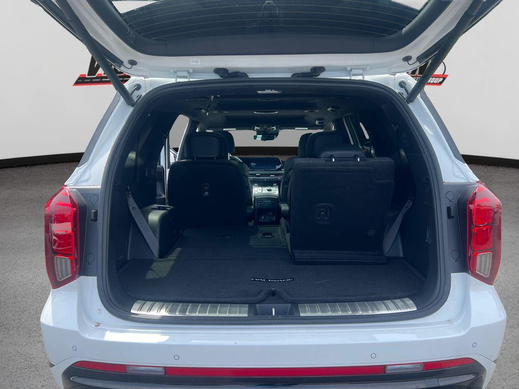 used 2025 Hyundai Palisade car, priced at $48,351
