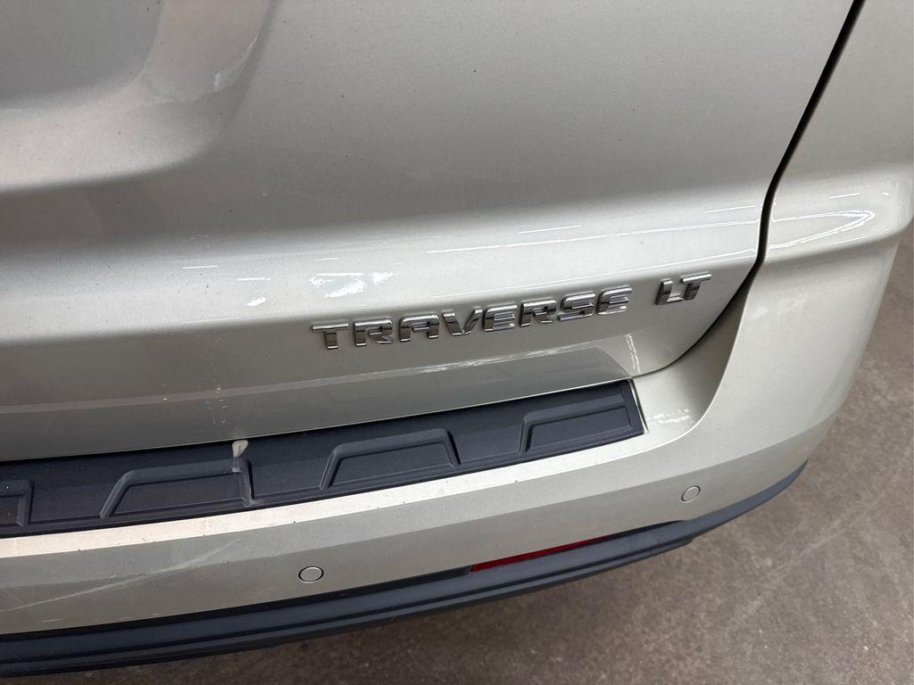 used 2015 Chevrolet Traverse car, priced at $12,499