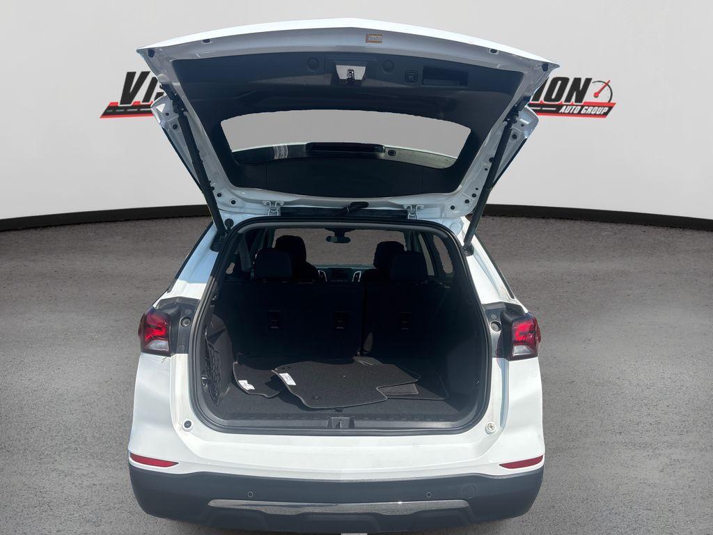 used 2022 Chevrolet Equinox car, priced at $23,117