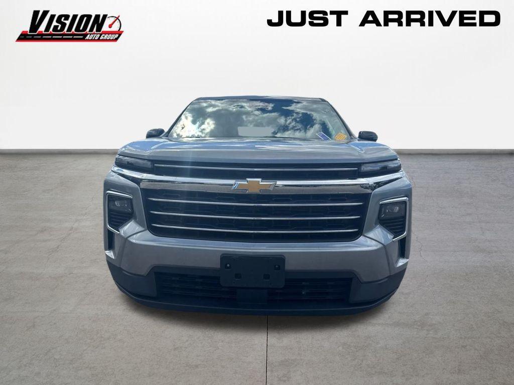 used 2025 Chevrolet Traverse car, priced at $42,990
