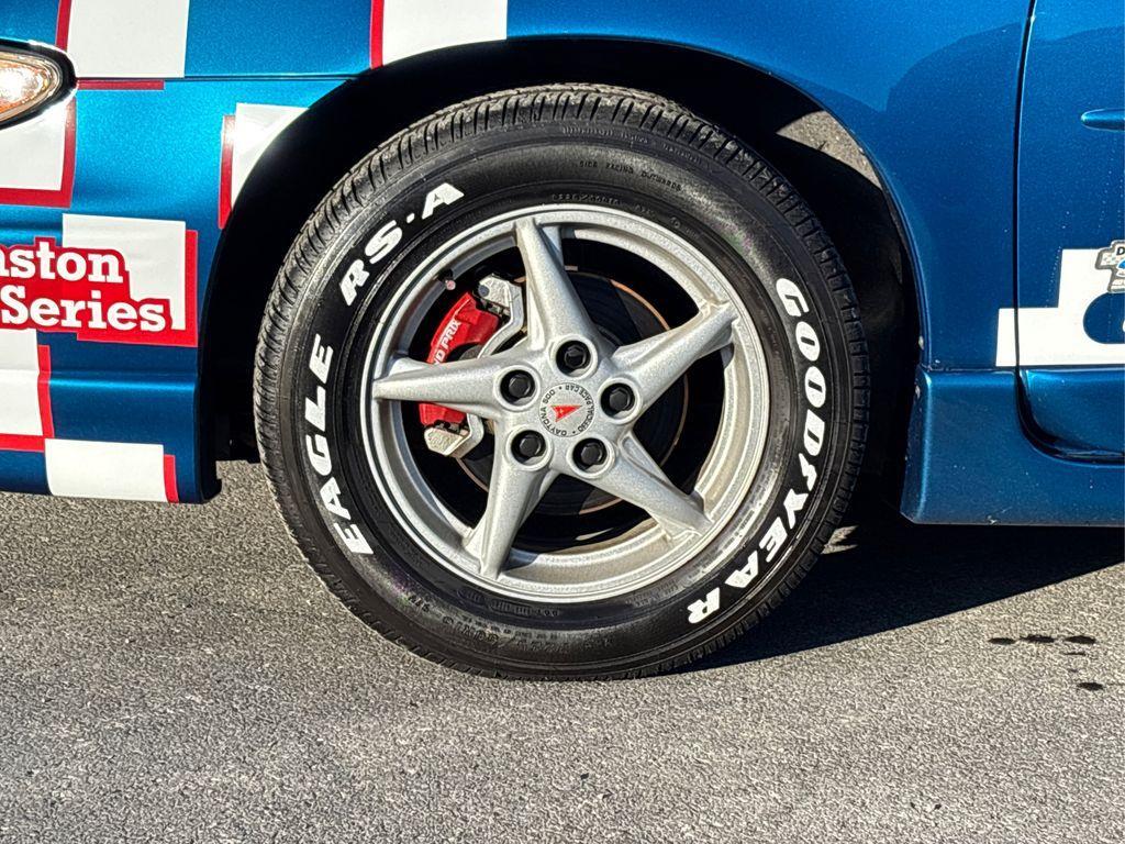 used 1998 Pontiac Grand Prix car, priced at $11,999