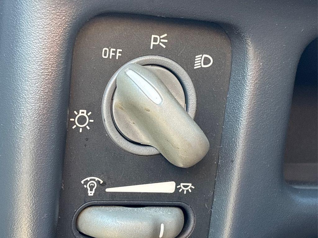 used 1998 Pontiac Grand Prix car, priced at $11,999