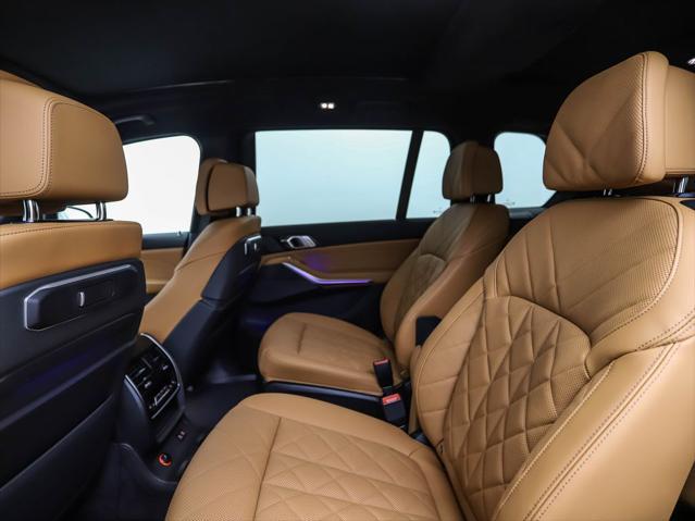 new 2025 BMW X7 car, priced at $94,075