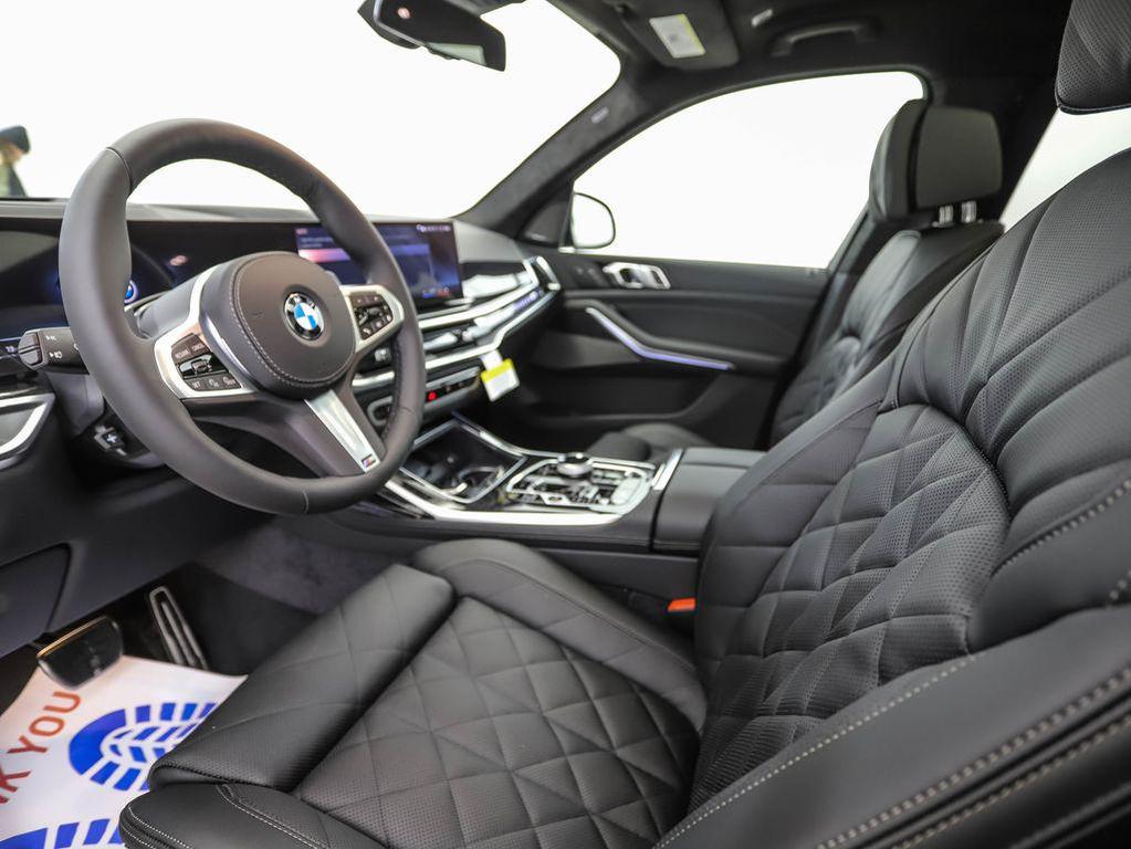 new 2026 BMW X7 car, priced at $102,525