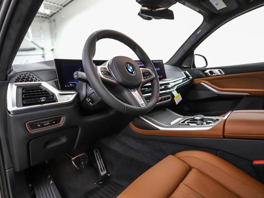 new 2025 BMW X7 car, priced at $100,125
