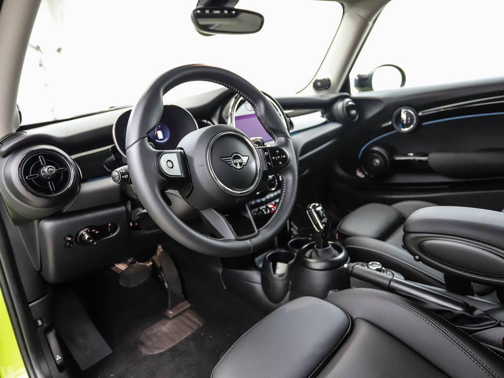 used 2024 MINI Hardtop car, priced at $25,900