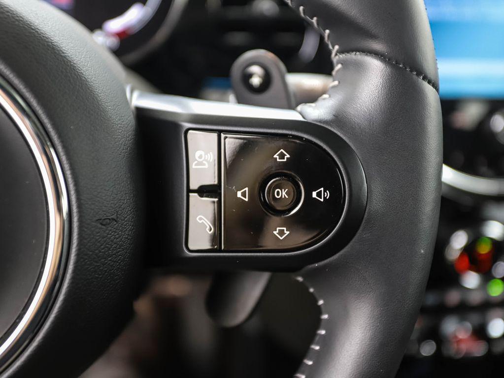 used 2024 MINI Hardtop car, priced at $25,900