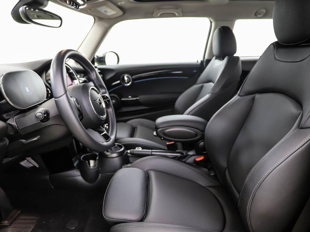 used 2024 MINI Hardtop car, priced at $25,900