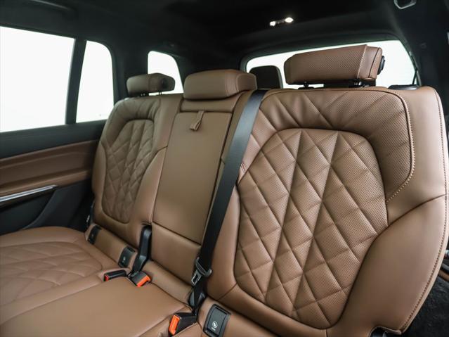 new 2026 BMW X7 car, priced at $100,825