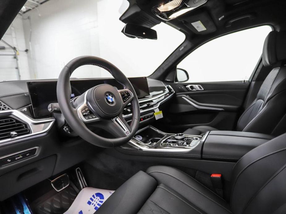 new 2025 BMW X7 car, priced at $118,625