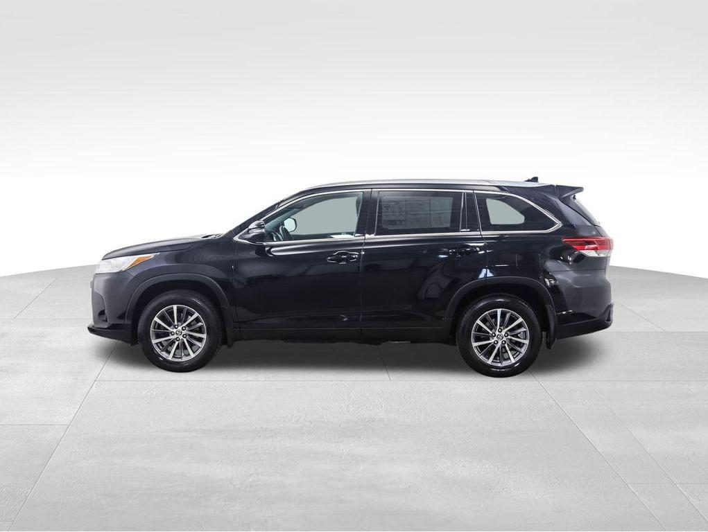 used 2019 Toyota Highlander car, priced at $26,900