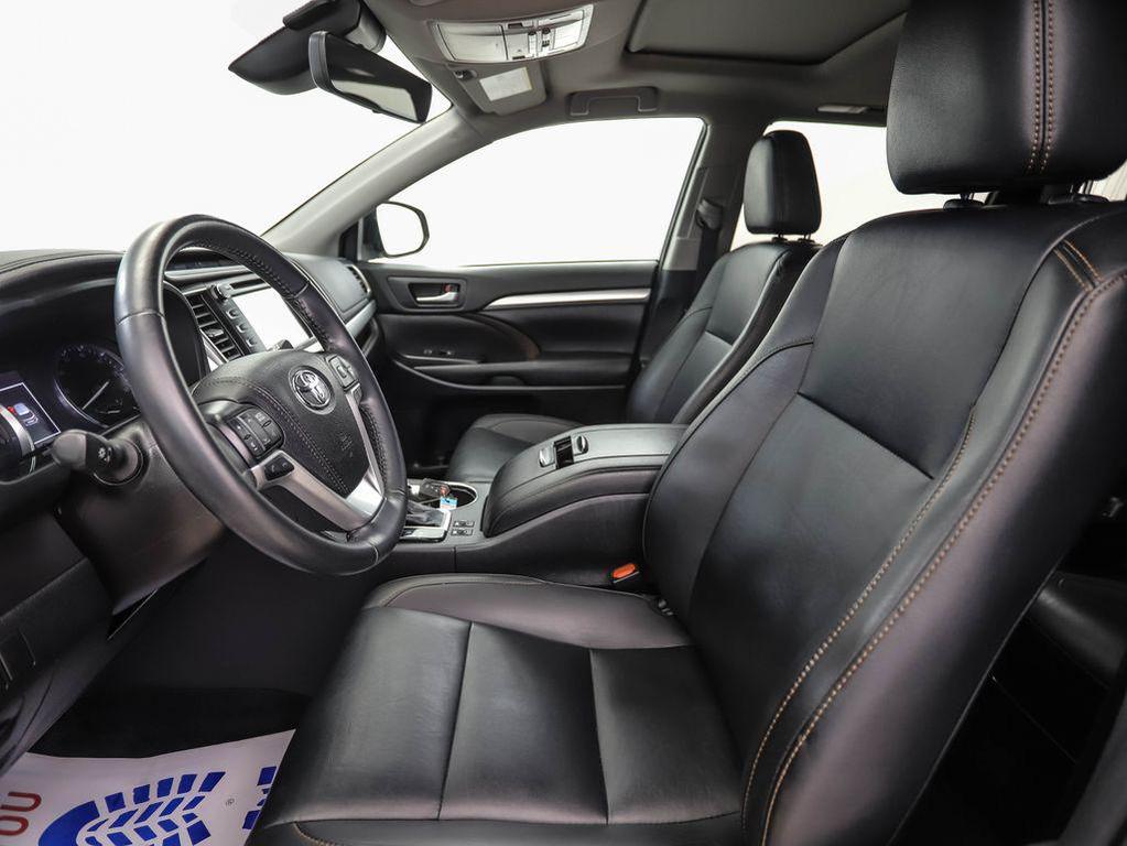 used 2019 Toyota Highlander car, priced at $26,900