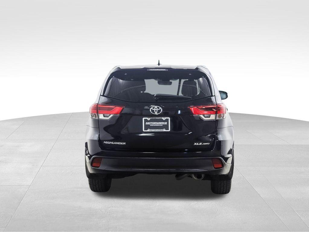 used 2019 Toyota Highlander car, priced at $26,900