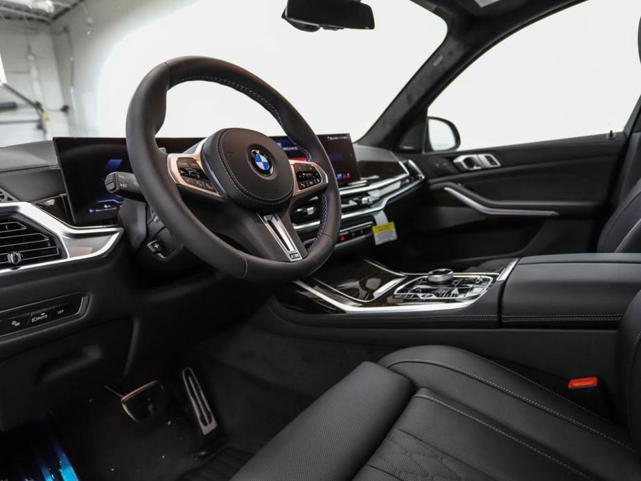new 2025 BMW X7 car, priced at $118,925