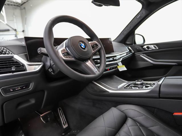 new 2025 BMW X7 car, priced at $98,475