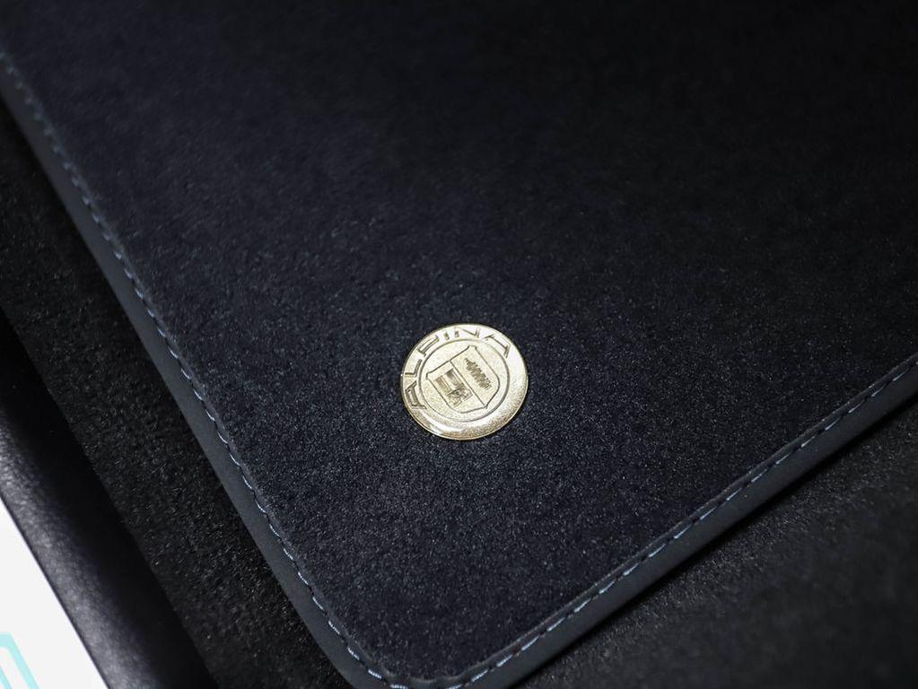 new 2026 BMW ALPINA XB7 car, priced at $161,975