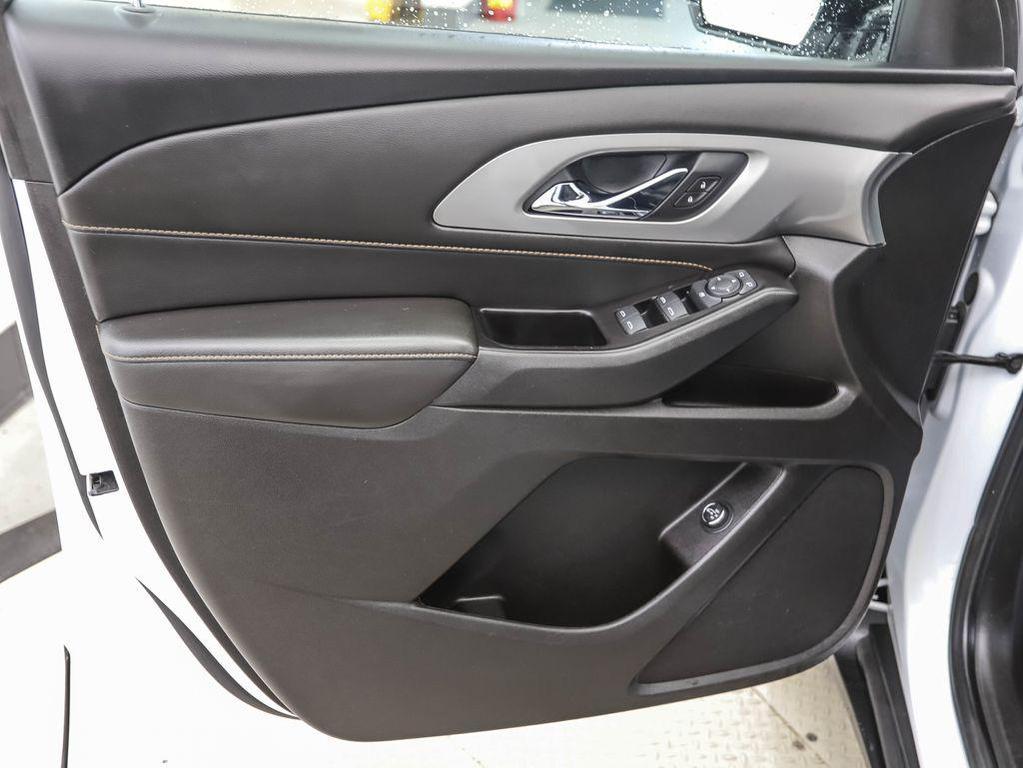 used 2020 Chevrolet Traverse car, priced at $19,900
