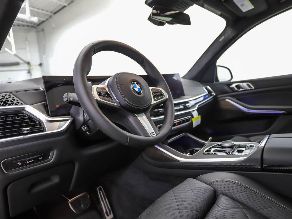 new 2026 BMW X7 car, priced at $95,625