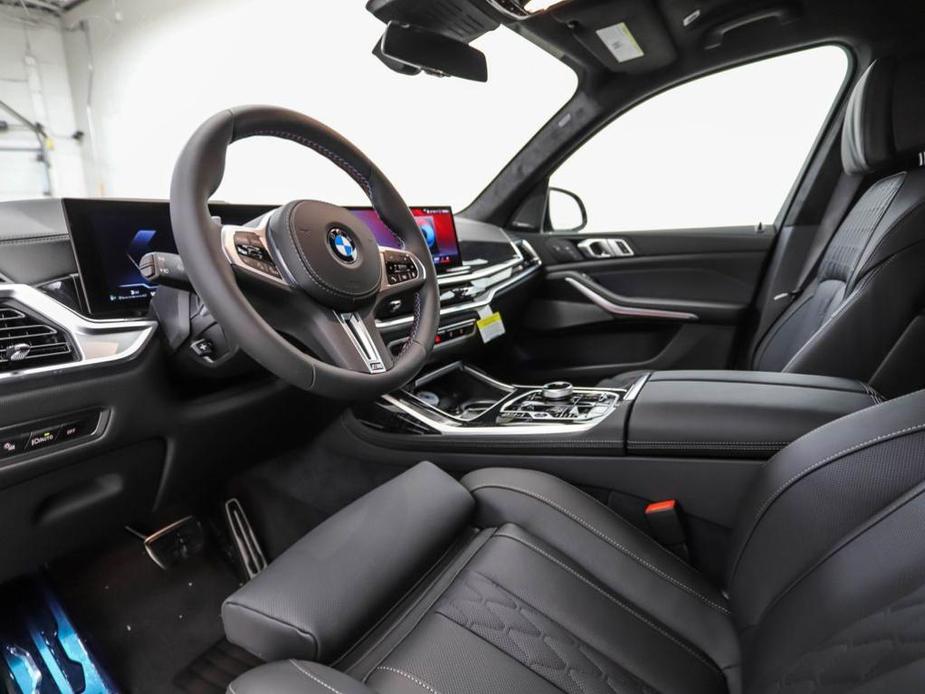 new 2025 BMW X7 car, priced at $118,325