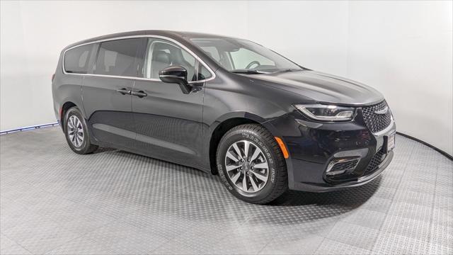 used 2022 Chrysler Pacifica Hybrid car, priced at $25,188