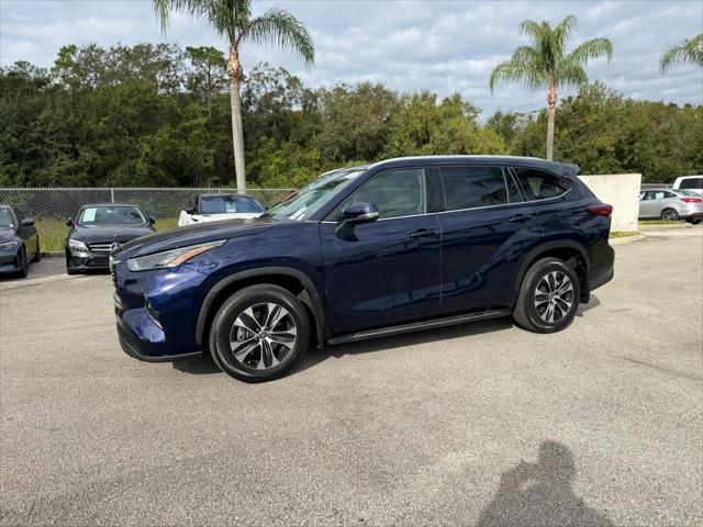 used 2022 Toyota Highlander car, priced at $29,994