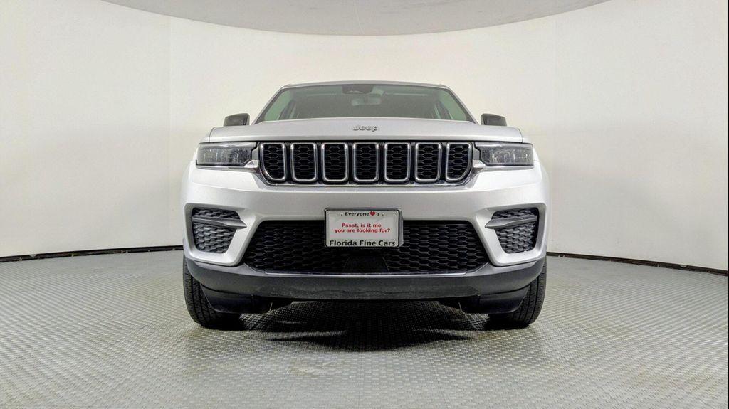 used 2024 Jeep Grand Cherokee car, priced at $21,499