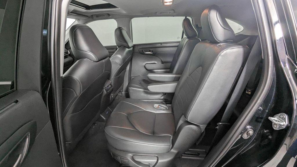 used 2023 Toyota Highlander car, priced at $32,099