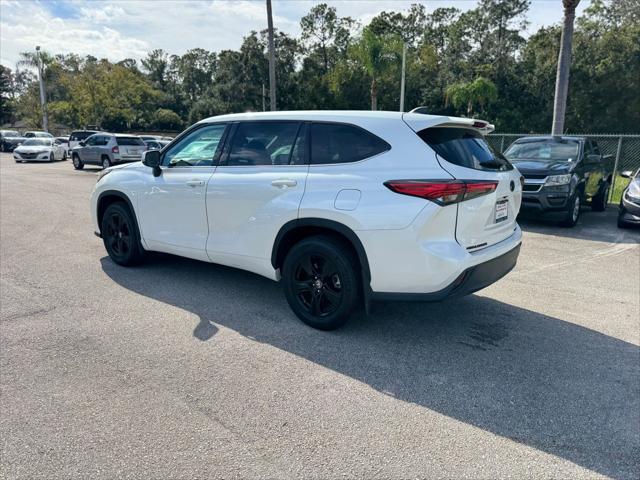 used 2022 Toyota Highlander car, priced at $27,999