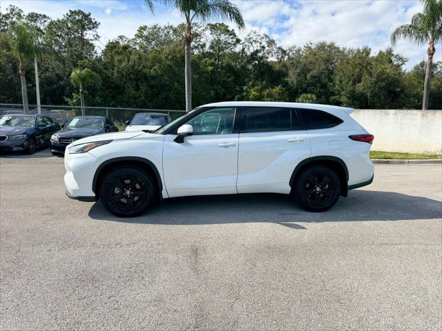 used 2022 Toyota Highlander car, priced at $27,999