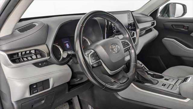 used 2022 Toyota Highlander car, priced at $27,499