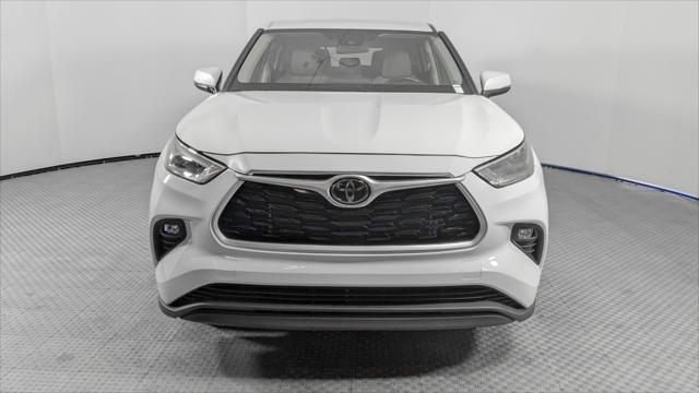 used 2022 Toyota Highlander car, priced at $27,499