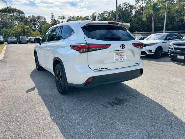 used 2022 Toyota Highlander car, priced at $27,999