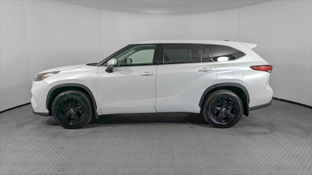 used 2022 Toyota Highlander car, priced at $27,499