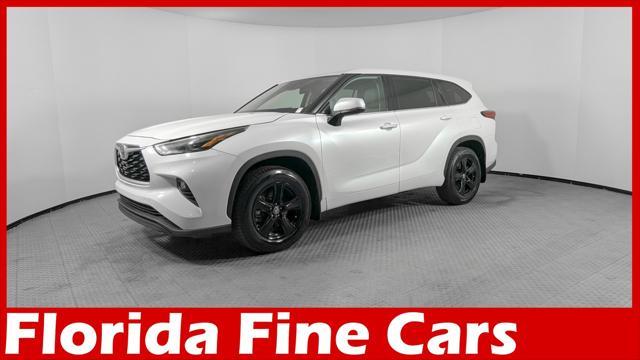 used 2022 Toyota Highlander car, priced at $27,499