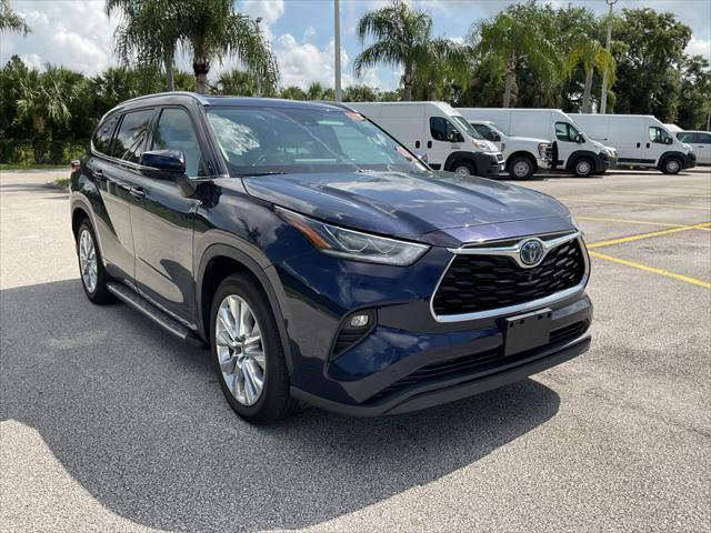 used 2022 Toyota Highlander Hybrid car, priced at $33,999