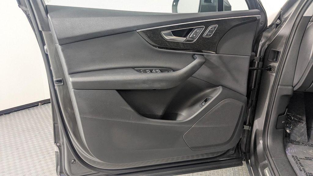 used 2022 Audi Q7 car, priced at $32,699