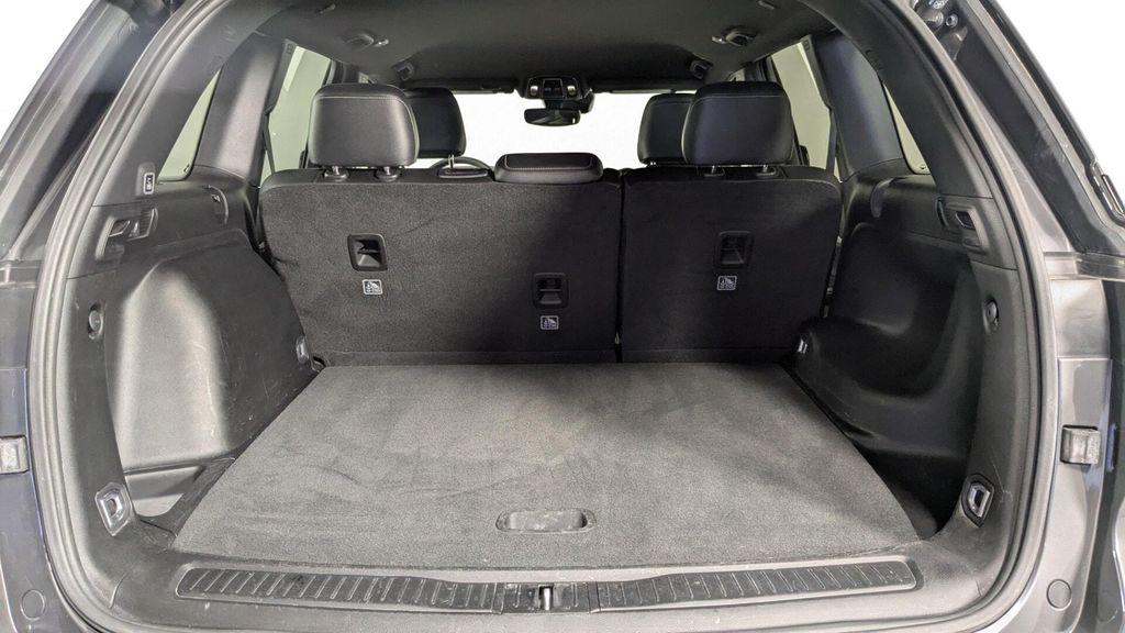 used 2024 Jeep Grand Cherokee car, priced at $26,199