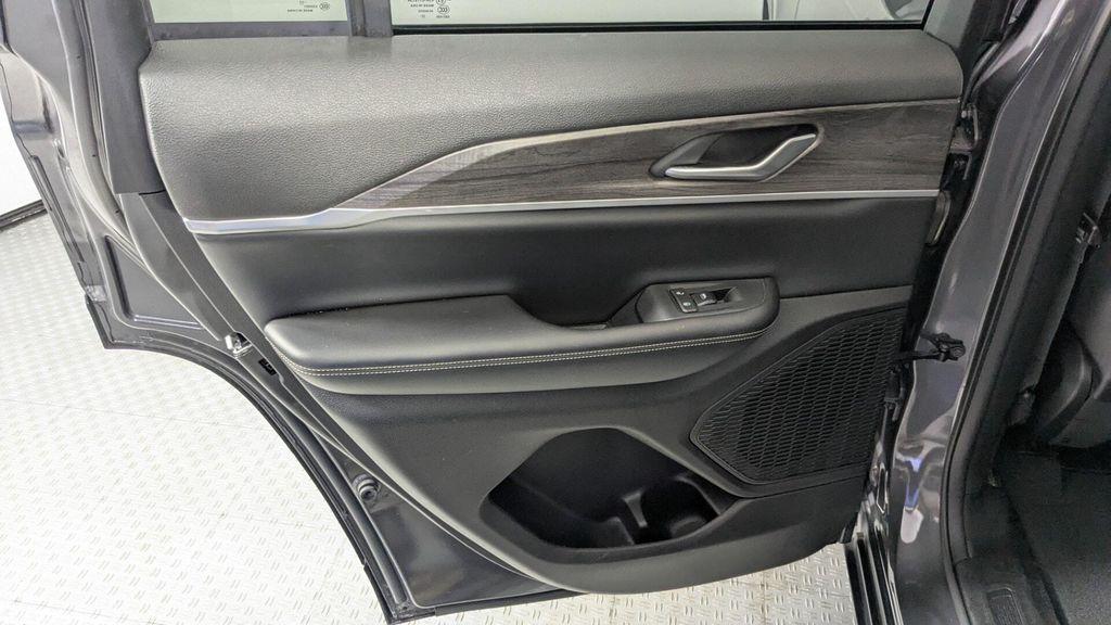 used 2024 Jeep Grand Cherokee car, priced at $26,199