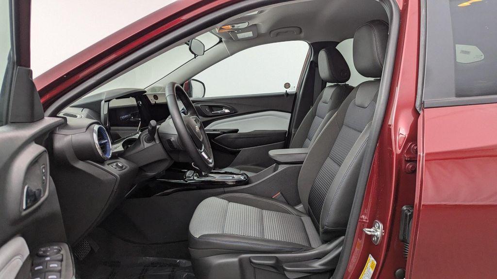 used 2025 Chevrolet Trax car, priced at $19,399