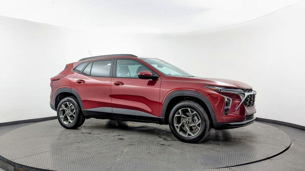 used 2025 Chevrolet Trax car, priced at $19,399