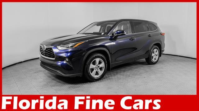 used 2021 Toyota Highlander car, priced at $26,499