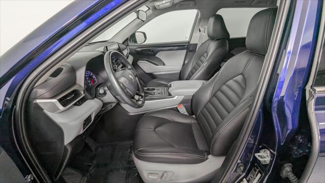 used 2021 Toyota Highlander car, priced at $26,499