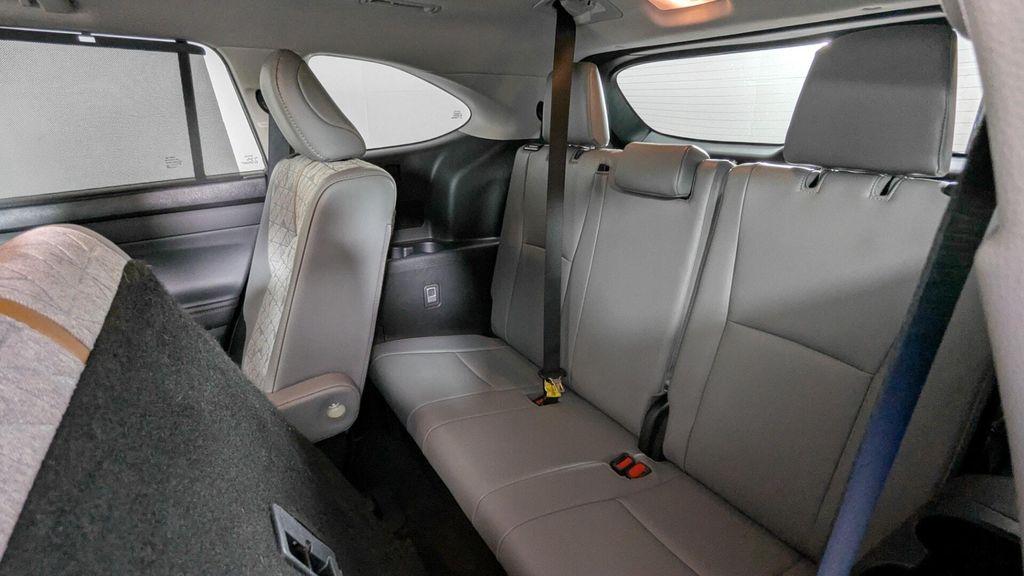 used 2022 Toyota Highlander car, priced at $29,199